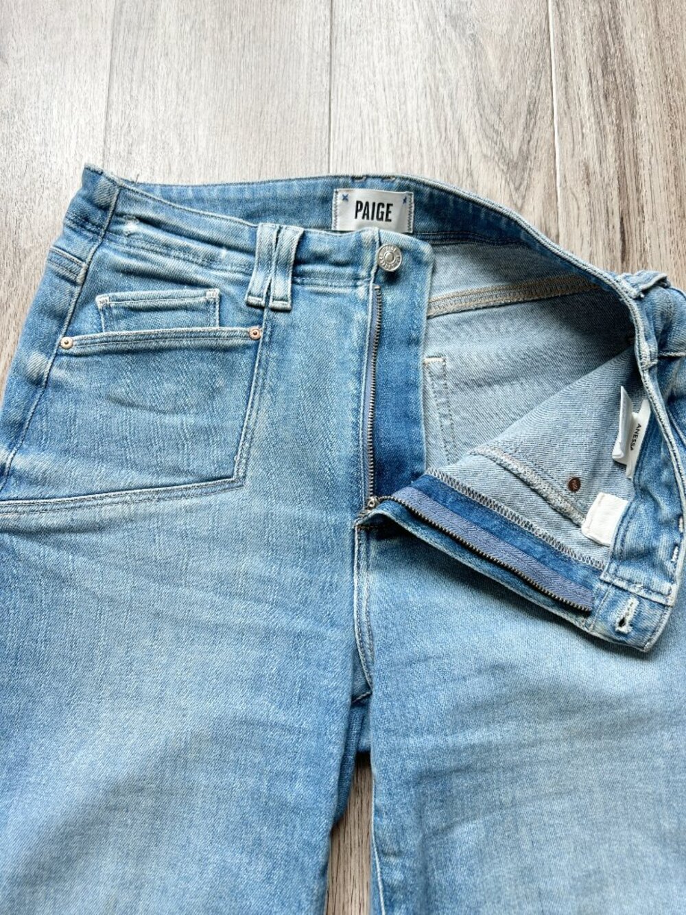 Paige Anessa High Rise Wide Leg Jean Light Wash in Sunnie Distressed Size 28 - Picture 9 of 14